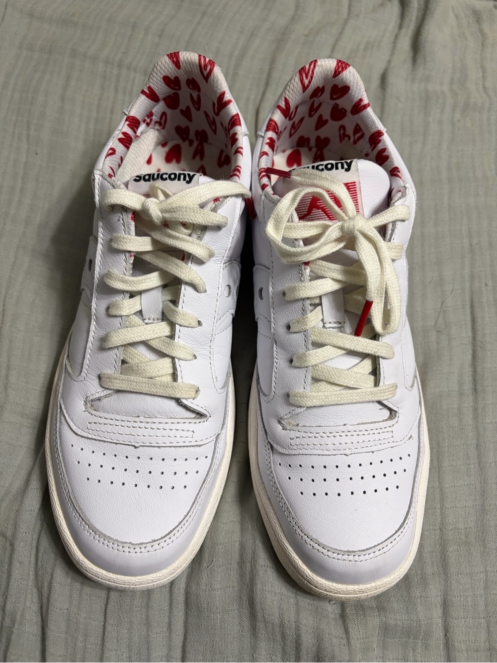 Saucony St Valentine Jazz Court sneakers size 9.5